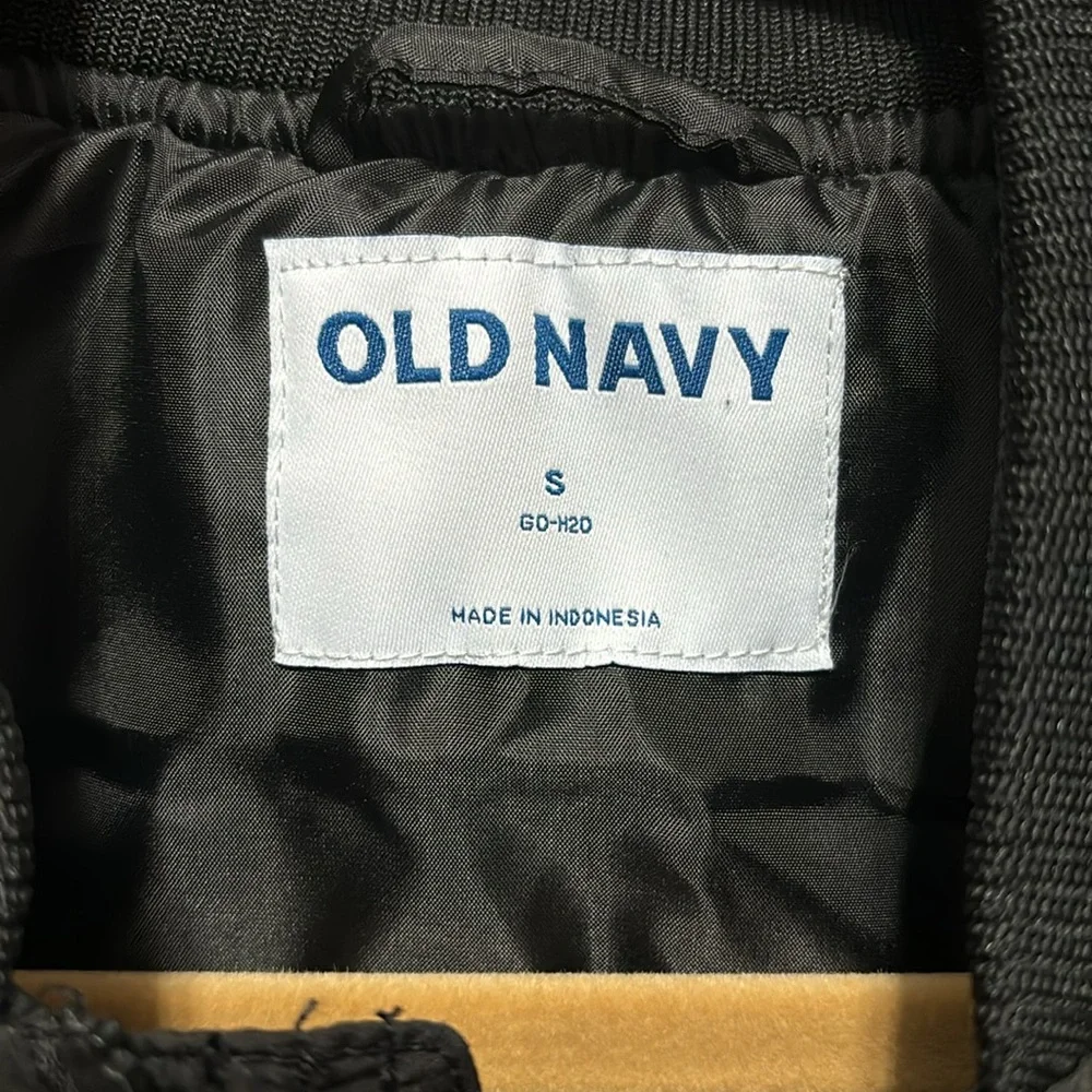 Old Navy size small Go-H20 black bomber style jacket - Picture 2 of 9